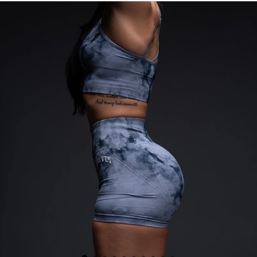 Darc sport Loyalty seamless “Huxley” shorts in darc blue clouds size small